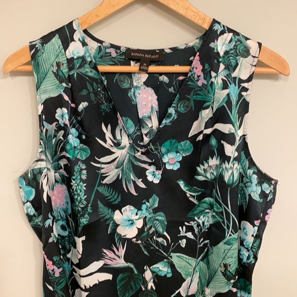 Banana Republic blouse, worn once, like new black, green & white, size Medium - Picture 2 of 8